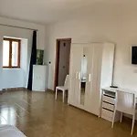 Le Querce 2 בית אירוח *