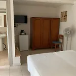 Le Querce 2 * פאולה