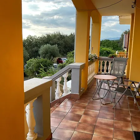 Le Querce 2 Homestay szállás Paola